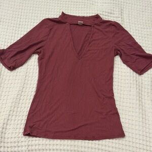 Women's Ribbed V-Neck Top - Burgundy